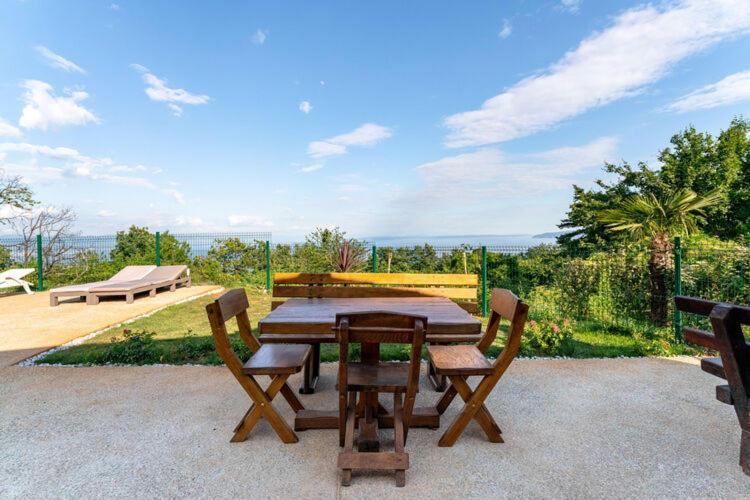 Apartments Nika With Swimming Pool And Beautiful Sea View Dobreć Buitenkant foto