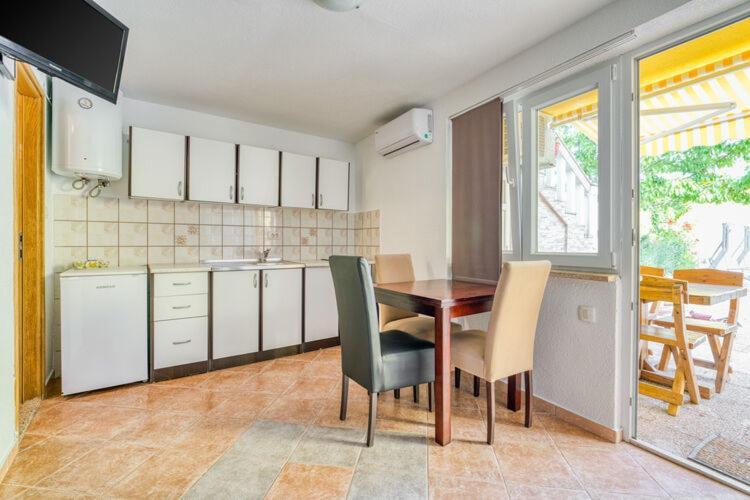 Apartments Nika With Swimming Pool And Beautiful Sea View Dobreć Buitenkant foto