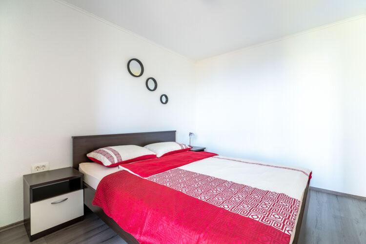 Apartments Nika With Swimming Pool And Beautiful Sea View Dobreć Buitenkant foto