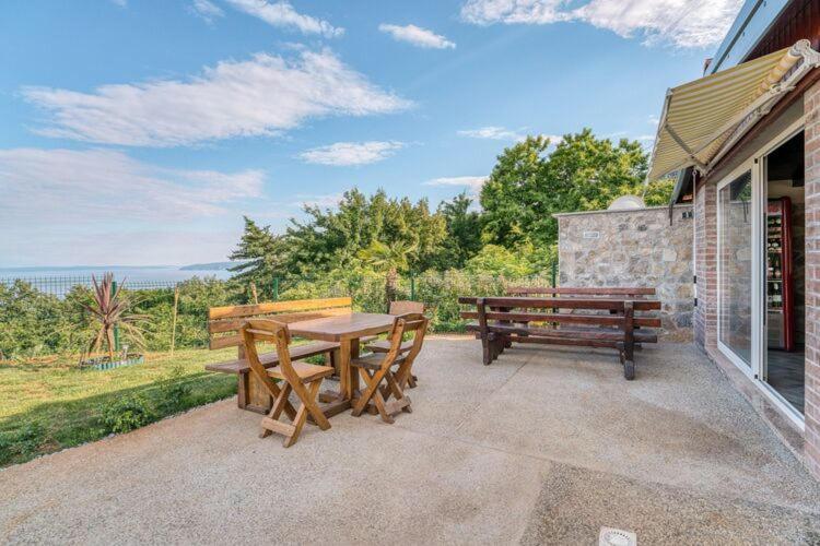 Apartments Nika With Swimming Pool And Beautiful Sea View Dobreć Buitenkant foto